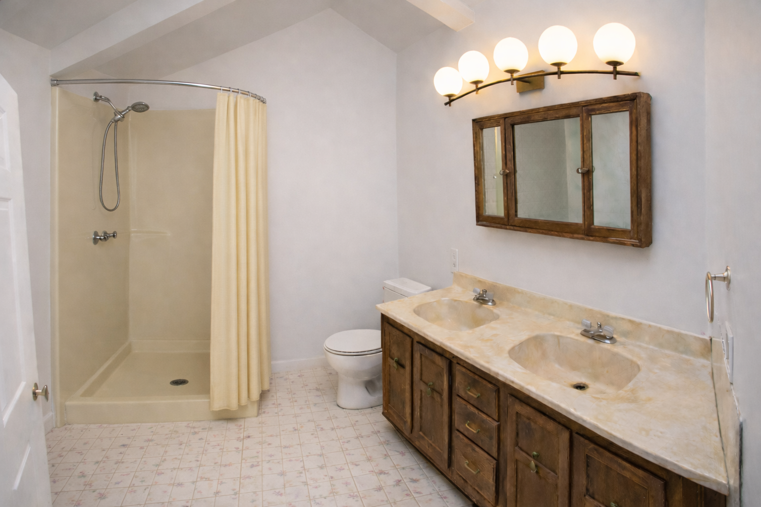 Original bathroom before remodel